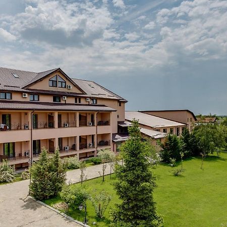 Club Insieme Grand Resort Potlogi المظهر الخارجي الصورة