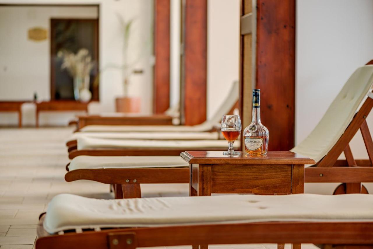 Club Insieme Grand Resort Potlogi المظهر الخارجي الصورة