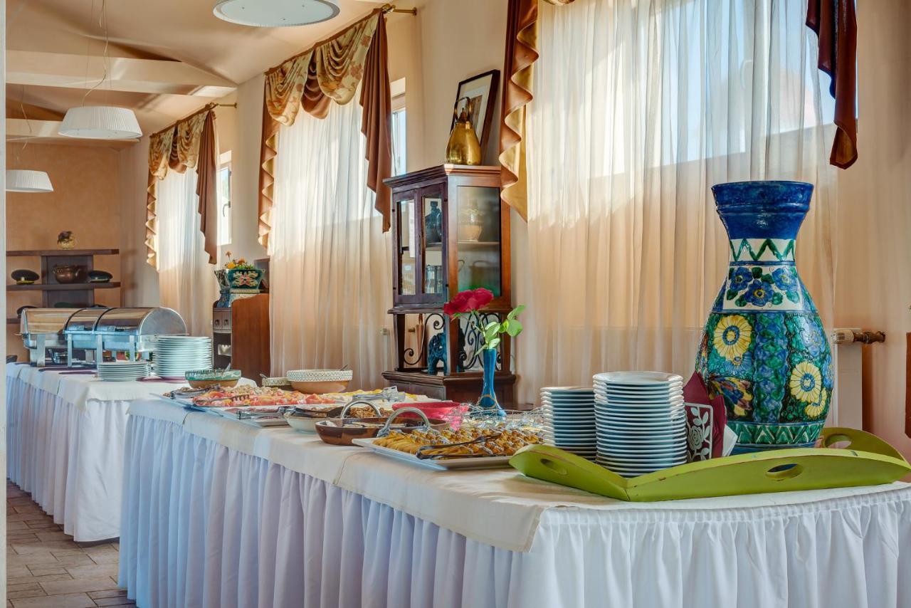 Club Insieme Grand Resort Potlogi المظهر الخارجي الصورة