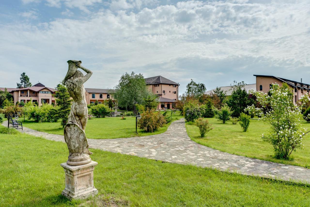 Club Insieme Grand Resort Potlogi المظهر الخارجي الصورة
