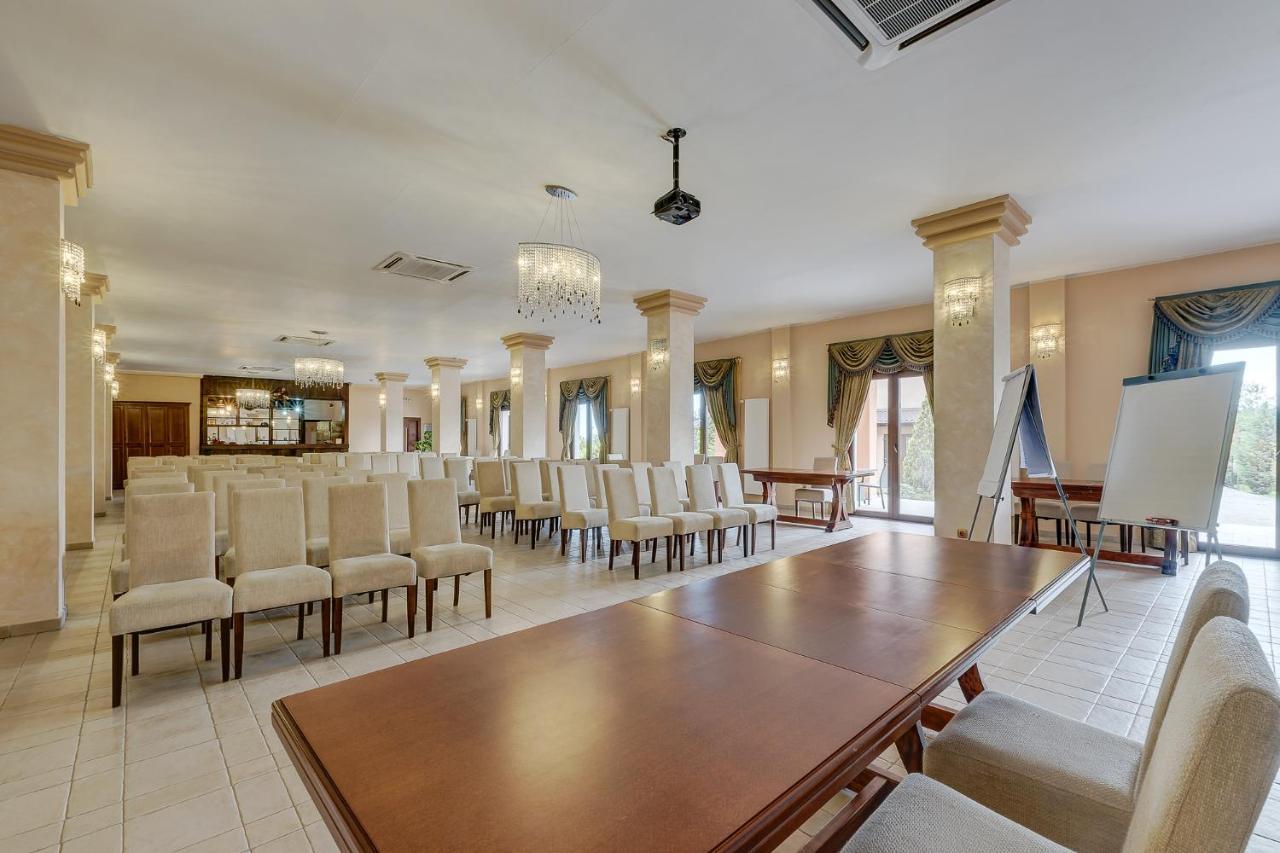 Club Insieme Grand Resort Potlogi المظهر الخارجي الصورة