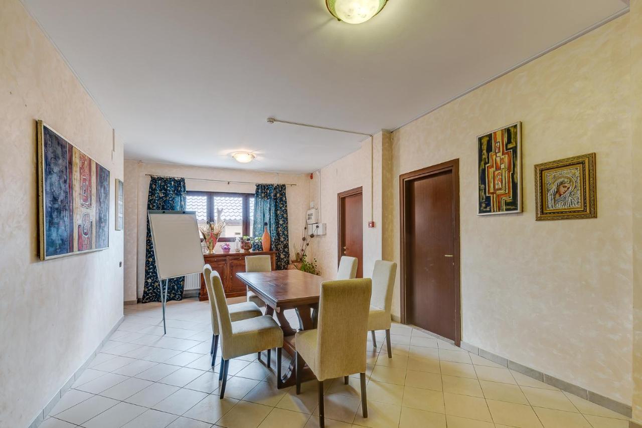 Club Insieme Grand Resort Potlogi المظهر الخارجي الصورة