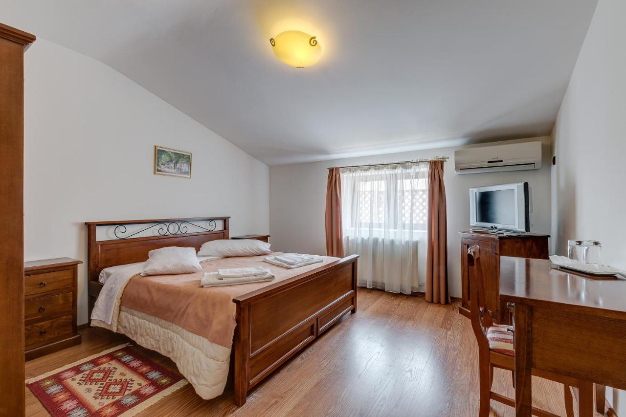 Club Insieme Grand Resort Potlogi المظهر الخارجي الصورة