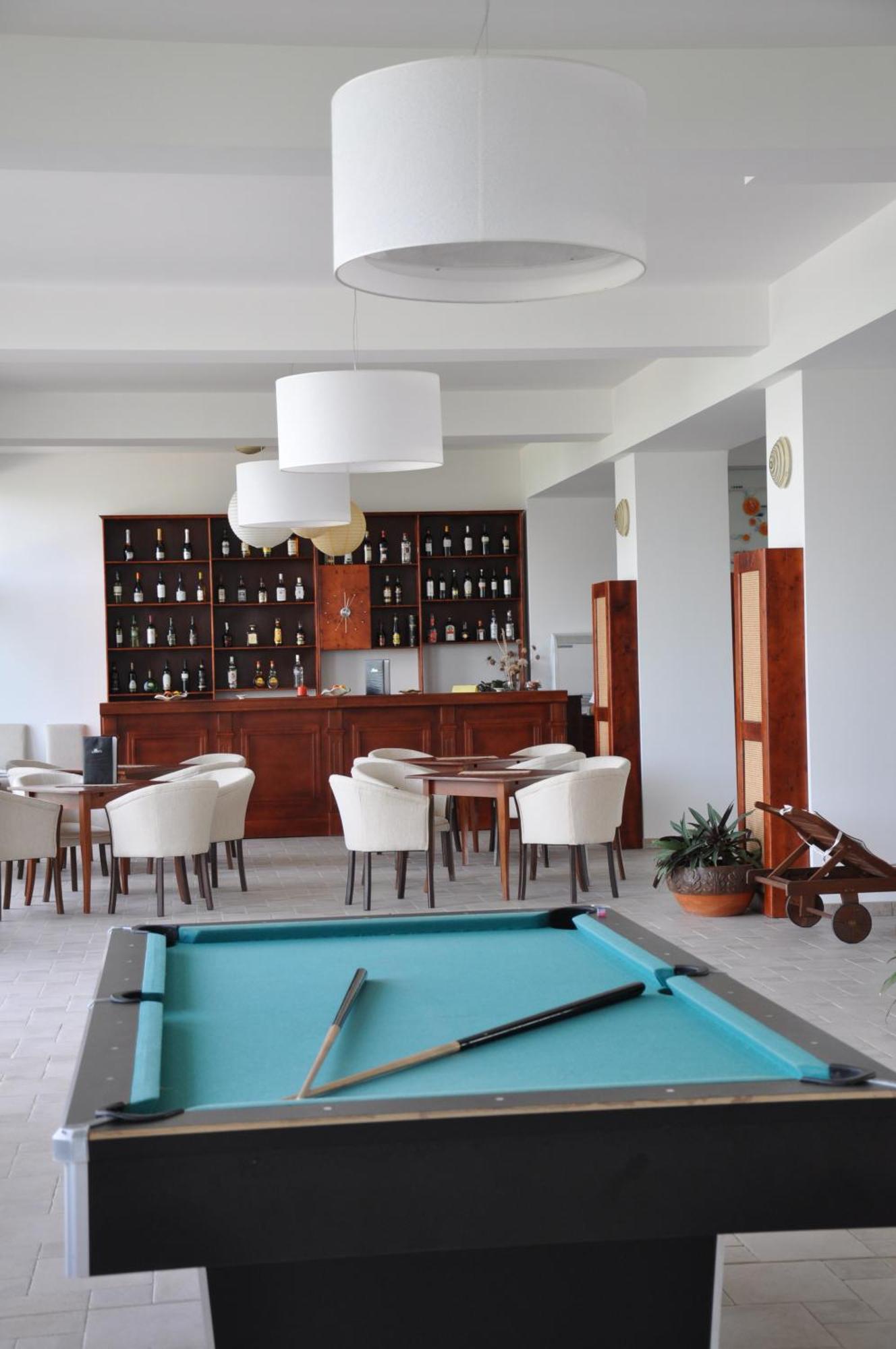 Club Insieme Grand Resort Potlogi المظهر الخارجي الصورة